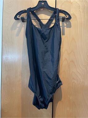 Speedo Black One-Piece Swimsuit size 10L